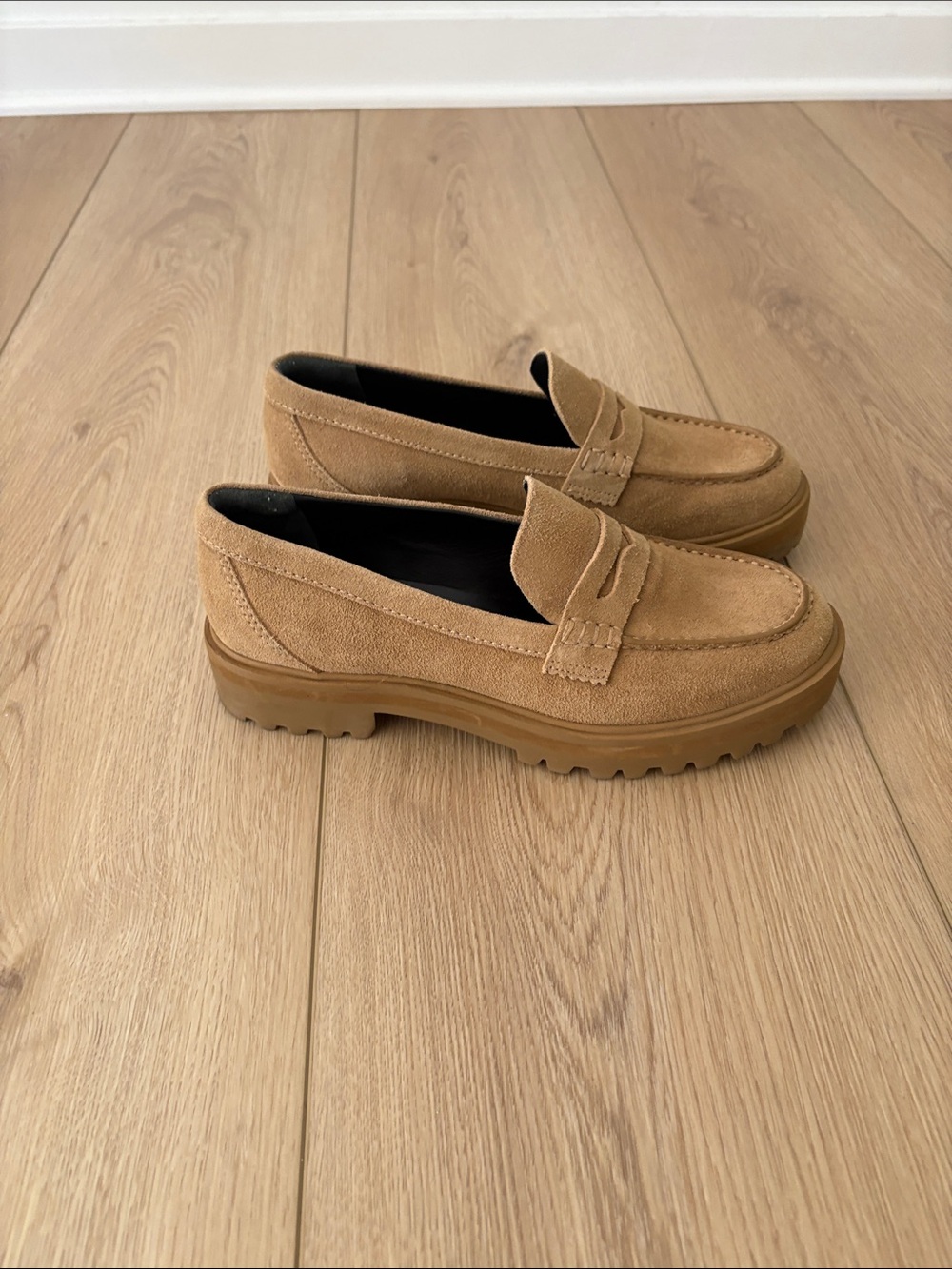 Reformation Agathea Suede Lug Sole Penny Loafers Beige Sand Women’s Size 8 - Picture 3 of 6